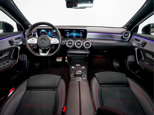 Mercedes-Benz A-KLASSE A 200 AMG Line | NIGHT | Pano | Burmester®