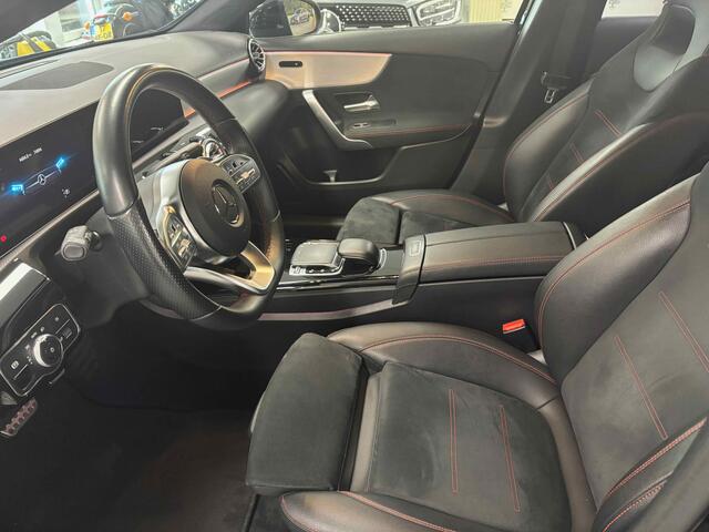 Mercedes-Benz A-KLASSE 200 AMGLed Widescreen NAP NL auto LED Sfeer Camera