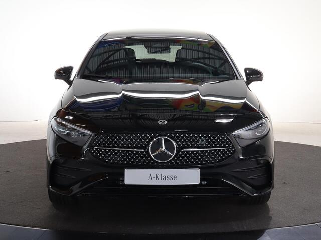 Mercedes-Benz A-KLASSE 250e Business Solution AMG | Dodehoekassistent | Panoramaschuifdak | 360°-camera | Nightpakket |