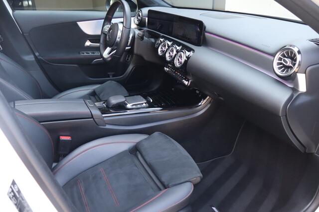 Mercedes-Benz A-KLASSE 200 Business Solution AMG NL-Auto!! SUPER COMPLEET!!