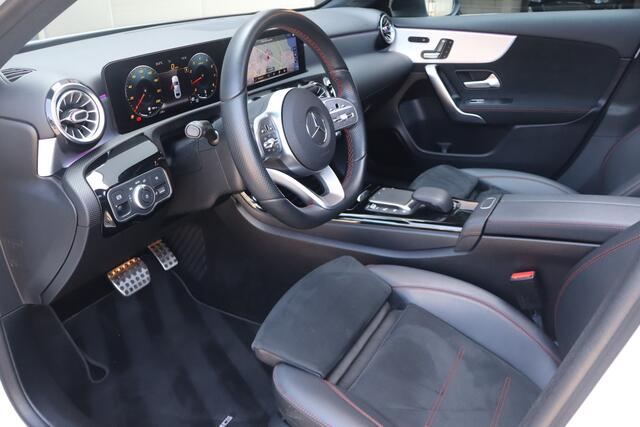 Mercedes-Benz A-KLASSE 200 Business Solution AMG NL-Auto!! SUPER COMPLEET!!