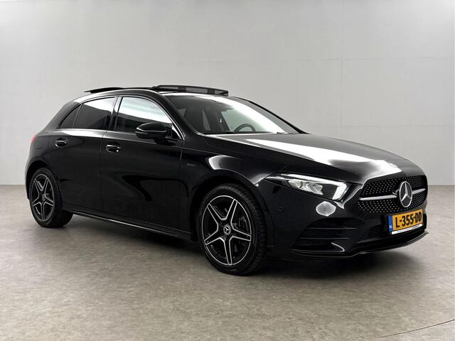 Mercedes-Benz A-KLASSE 250 e AMG Limited 235PK Pano Sfeerverl. LED Carplay Camera Virtual Clima Cruise Navi PDC 18"LMV