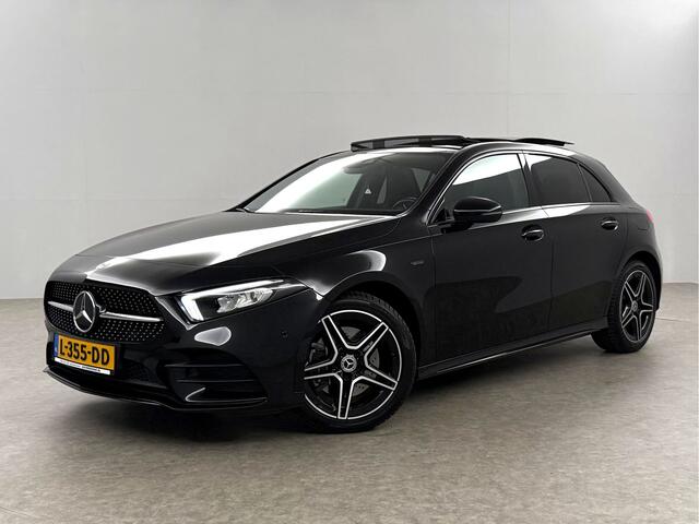 Mercedes-Benz A-KLASSE 250 e AMG Limited 235PK Pano Sfeerverl. LED Carplay Camera Virtual Clima Cruise Navi PDC 18"LMV