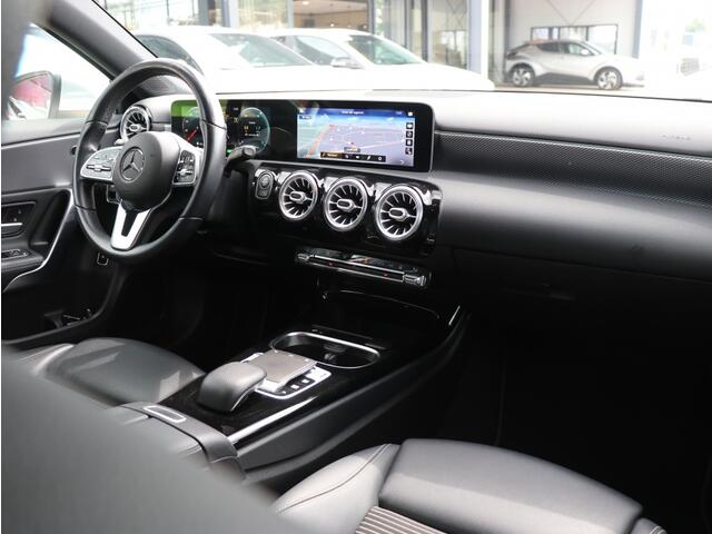 Mercedes-Benz A-KLASSE 250 e I LED I Widescreen I Half-leder I Keyless