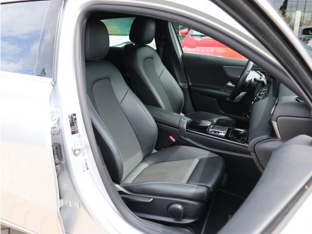 Mercedes-Benz A-KLASSE 250 e I LED I Widescreen I Half-leder I Keyless
