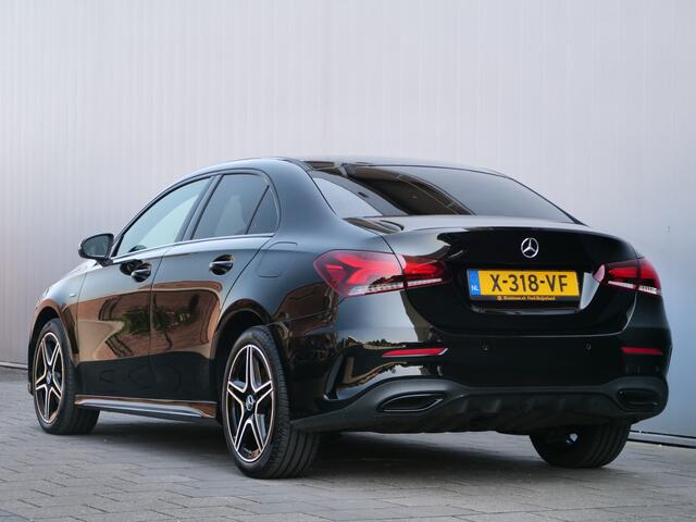 Mercedes-Benz A-KLASSE 250e 218pk Business Solution AMG Automaat Sfeerverlichting / Navigatie / Apple Carplay / Camera