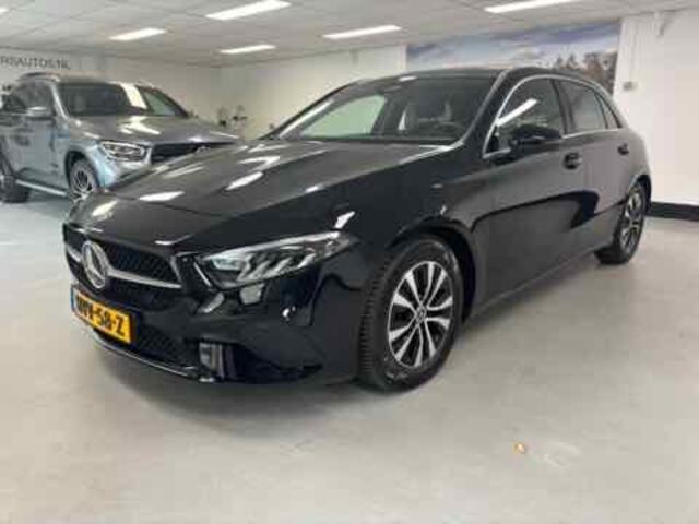 Mercedes-Benz A-KLASSE 180 Business Line Led Camera Parctronic Stuurverwarming