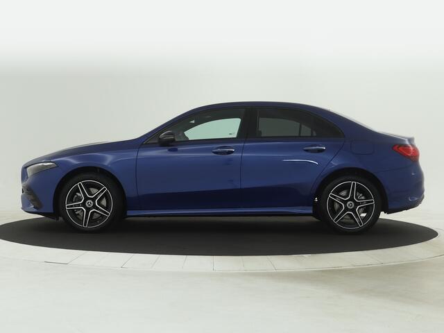 Mercedes-Benz A-KLASSE 250 e AMG NIghtpakket | Distronic | Keyless Go | Dode Hoek Ass | Sfeerverlichting | Alarm | Parkeerpakket met Camera | Inclusief 24 maanden Mercedes-Benz Certified garantie voor Europa.