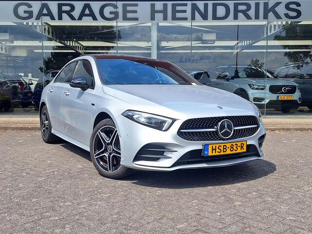Mercedes-Benz A-KLASSE 250 e Business Solution AMG-Line Automaat | Pano | Memory-Pack | Sfeer | Full LED | Trekhaak | occasion