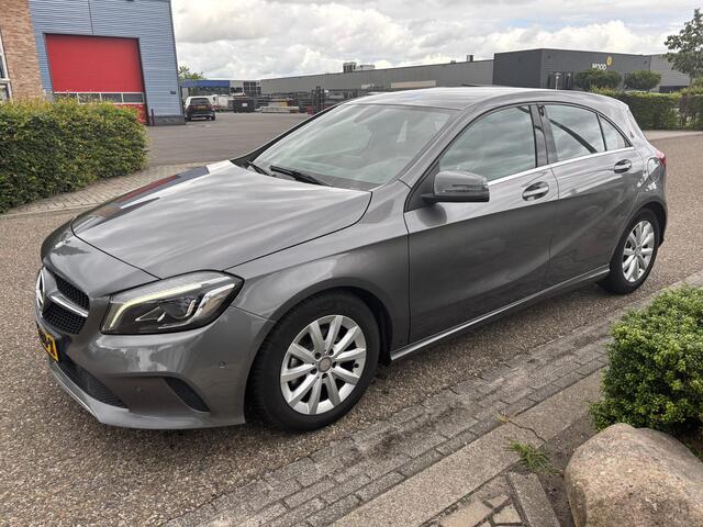 Mercedes-Benz A-KLASSE 180 d Lease Edition | Automaat | Navi | Cruise control | Airco | Parkeersensoren achter