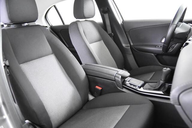 Mercedes-Benz A-KLASSE 160 Style *1ste Eigenaar*Navigatie*DAB*camera*Stoelverwarming*