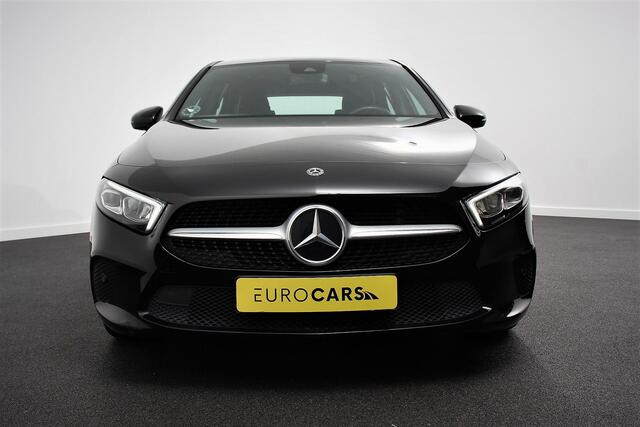 Mercedes-Benz A-KLASSE 200 Progressive | Navigatie | Climate Control | Lane Assist | Camera | Trekhaak | DAB | LED | Verkeersbord Herkenning |