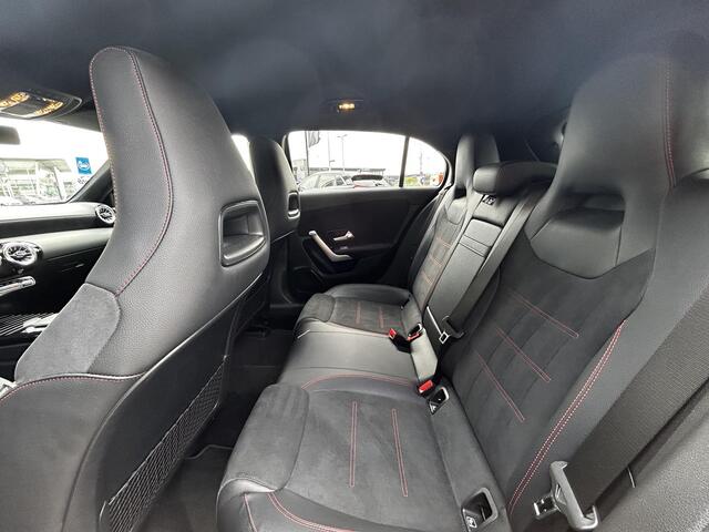 Mercedes-Benz A-KLASSE 180 AMG Line | Carplay | Navi | Airco