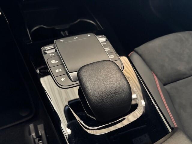 Mercedes-Benz A-KLASSE 180 Business Solution AMG