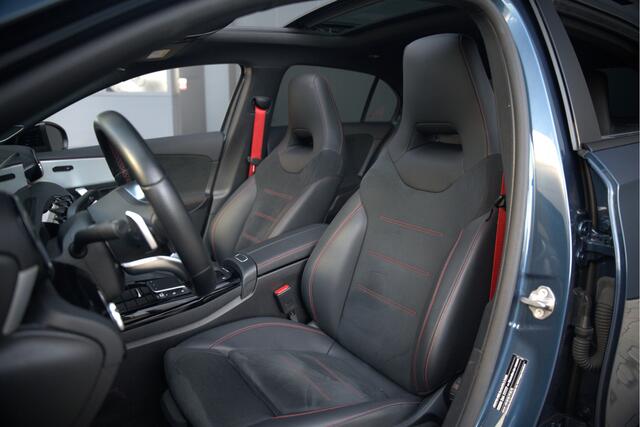 Mercedes-Benz A-KLASSE AMG 35 4MATIC | Panoramadak | Burmester | Stoelverwarming | Keyless | Aero pack | Adaptive Cruise Control | Ambiance verlichting | Camera | Driving Assistant | DAB | LED