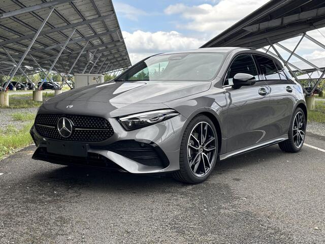 Mercedes-Benz A-KLASSE 180 Business Solution AMG | Night edition | Panoramadak | Head-up display | Memory stoelen | 360 camera | Multibeam LED | Sfeerverlichting |