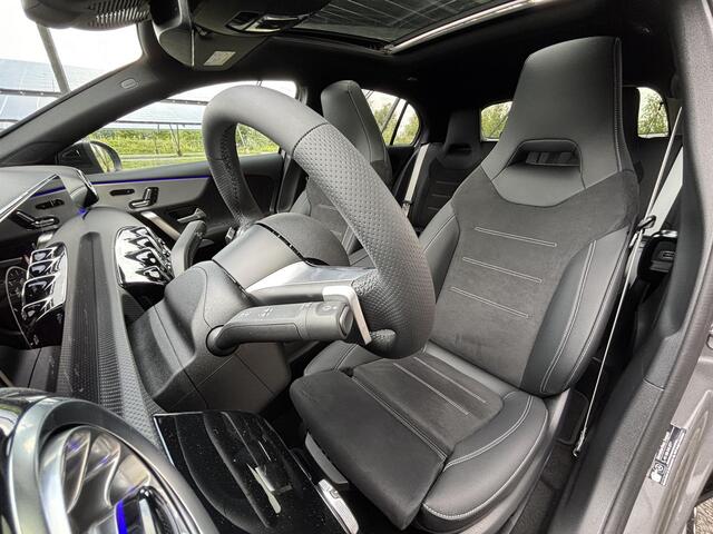 Mercedes-Benz A-KLASSE 180 Business Solution AMG | Night edition | Panoramadak | Head-up display | Memory stoelen | 360 camera | Multibeam LED | Sfeerverlichting |