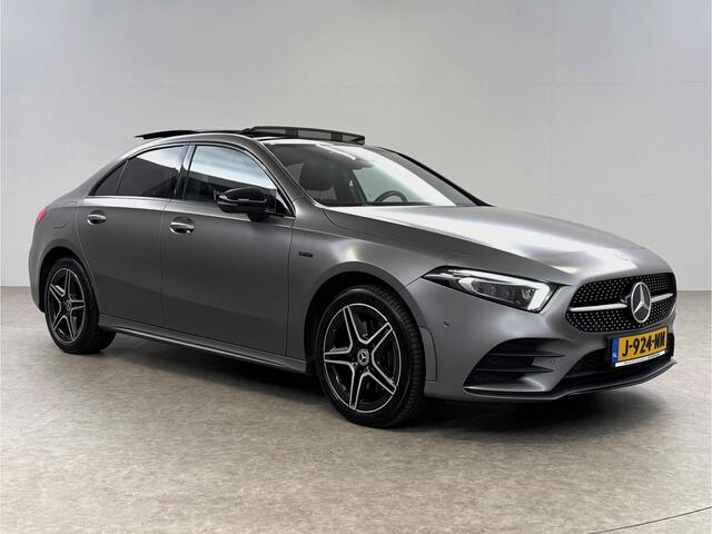 Mercedes-Benz A-KLASSE 250 e AMG 235PK Pano Sfeer Trekhaak Virtual LED Camera Carplay Memory Clima Cruise Navi PDC 18"LMV