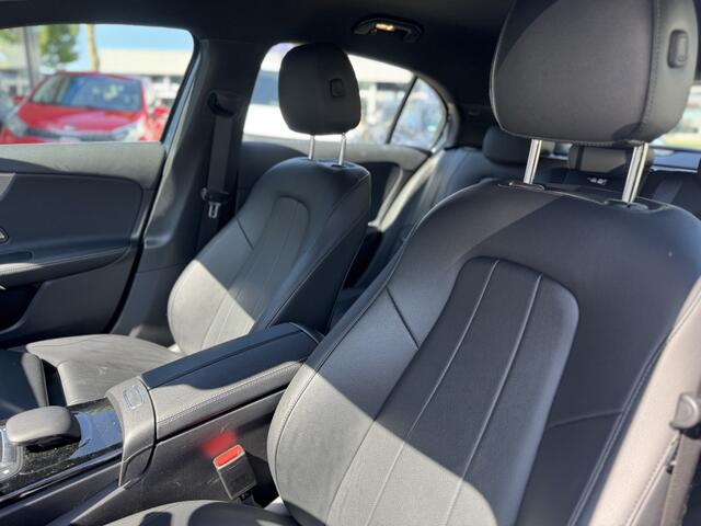 Mercedes-Benz A-KLASSE 180 Business solution Luxury | ACC | Camera | Leer
