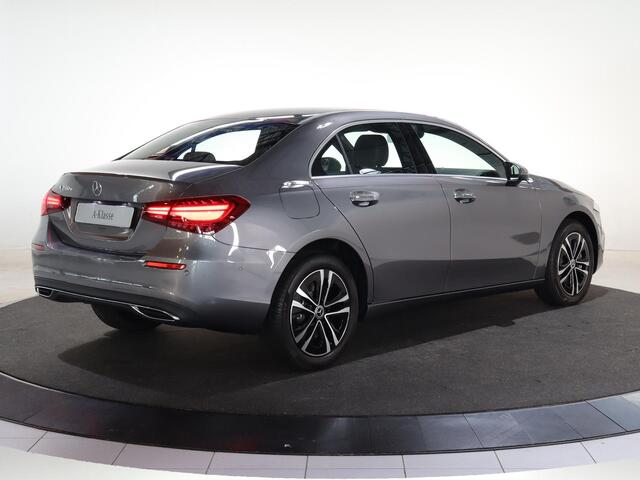 Mercedes-Benz A-KLASSE 250e Star Edition Luxury Line | DISTRONIC | Trekhaak | Dodehoekassistent