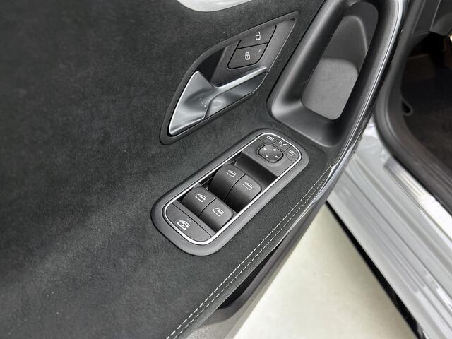 Mercedes-Benz A-KLASSE 180 Business Solution AMG | Nightpakket | AMG Line Plus pakket | Parkeerpakket met 360°-camera | KEYLESS GO | Head-up display | Dodehoekassistent | Extra USB-poorten | Stoelverwarming voor |