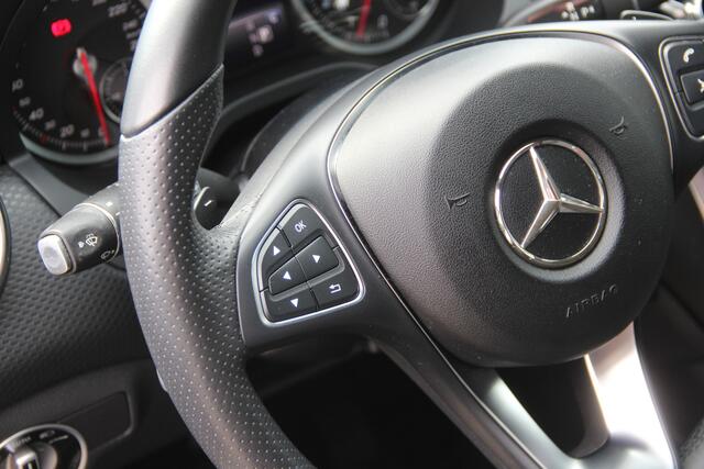 Mercedes-Benz A-KLASSE A200 AMG Line | Distronic Plus | LED | Navi | Camera | Airco | Bluetooth | Dodehoek assistent | LMV18'' Zeer nette auto