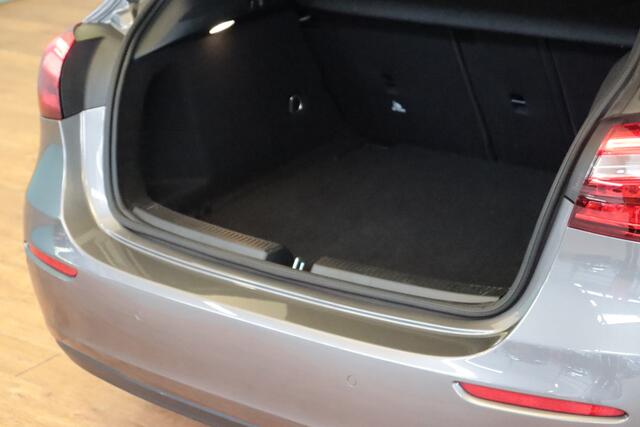 Mercedes-Benz A-KLASSE 160 Business Solution | NAVI | CLIMA | CAMERA + PDC | CRUISE | WIDE-SCREEN |