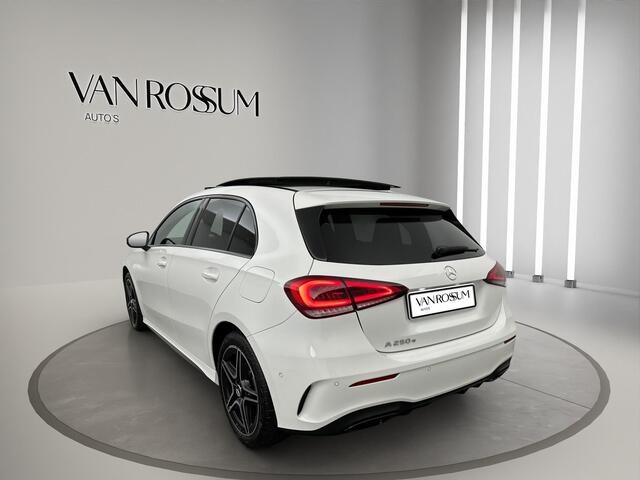 Mercedes-Benz A-KLASSE 250 e AMG Pano Sfeer Camera Night Pakket