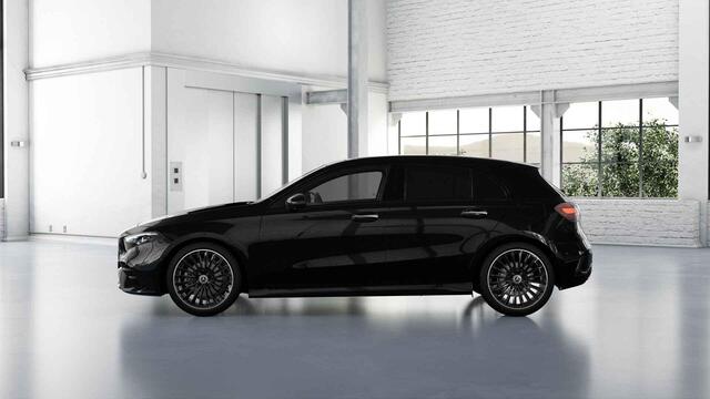 Mercedes-Benz A-KLASSE 180 Business Solution AMG | Panoramaschuifdak | Premium Plus pakket | Dodehoekassistent | Head-up display | 19-inch Zwarte AMG Velgen