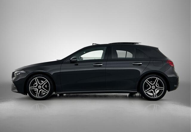 Mercedes-Benz A-KLASSE 180 Business Solution AMG | Nightpakket | Parkeerpakket met achteruitrijcamera | KEYLESS GO | Sfeerverlichting | MULTIBEAM LED | Extra USB-poorten | Verwarmde stoelen vooraan | Spiegelpakket |