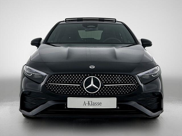 Mercedes-Benz A-KLASSE 180 Business Solution AMG | Nightpakket | Parkeerpakket met achteruitrijcamera | KEYLESS GO | Sfeerverlichting | MULTIBEAM LED | Extra USB-poorten | Verwarmde stoelen vooraan | Spiegelpakket |