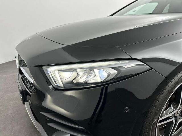 Mercedes-Benz A-KLASSE 250 Premium AMG Pano Sfeer Camera