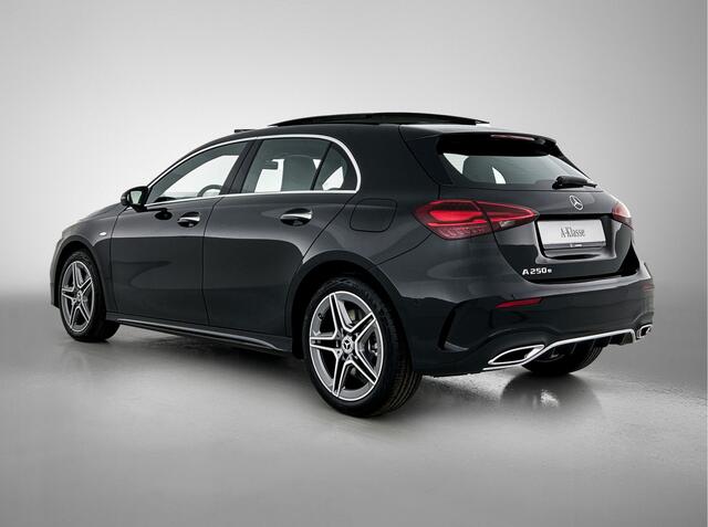 Mercedes-Benz A-KLASSE 250 e Business Solution AMG | Parkeerpakket met achteruitrijcamera | KEYLESS GO | MULTIBEAM LED | Sfeerverlichting | Extra USB-poorten | Stoelverwarming voor | Zitcomfortpakket | Licht- en zicht pakket |