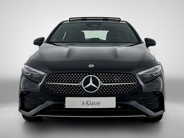 Mercedes-Benz A-KLASSE 250 e Business Solution AMG | Parkeerpakket met achteruitrijcamera | KEYLESS GO | MULTIBEAM LED | Sfeerverlichting | Extra USB-poorten | Stoelverwarming voor | Zitcomfortpakket | Licht- en zicht pakket |