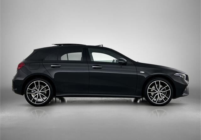 Mercedes-Benz A-KLASSE 250 e Business Solution AMG | Nightpakket | Premium Plus pakket | Parkeerpakket met 360°-camera | KEYLESS GO | Head-up display | Dodehoekassistent | Stoelverwarming voor | EASY PACK achterklep |