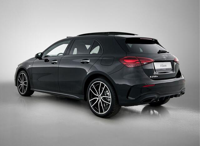 Mercedes-Benz A-KLASSE 250 e Business Solution AMG | Nightpakket | Premium Plus pakket | Parkeerpakket met 360°-camera | KEYLESS GO | Head-up display | Dodehoekassistent | Stoelverwarming voor | EASY PACK achterklep |