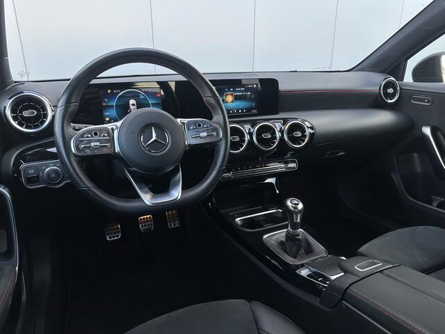 Mercedes-Benz A-KLASSE 180 Business Solution AMG Carplay.
