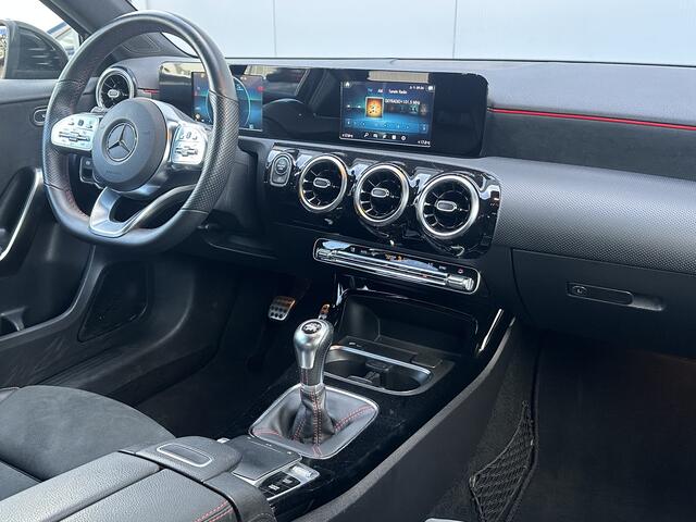 Mercedes-Benz A-KLASSE 180 Business Solution AMG Carplay.