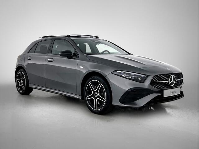Mercedes-Benz A-KLASSE 250 e Business Solution AMG | Nightpakket | Parkeerpakket met achteruitrijcamera | KEYLESS GO | Spiegelpakket | EASY PACK achterklep | Extra USB-poorten | Sfeerverlichting | MULTIBEAM LED |