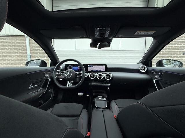 Mercedes-Benz A-KLASSE Limousine 180 AMG line | Premium Plus | Panoramadak | HUD |