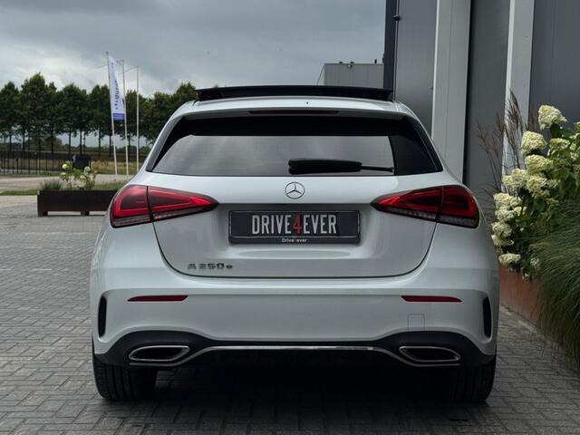 Mercedes-Benz A-KLASSE 250 e AMG Line FULL PANO SFEER ECC PDC SPORTVELGEN NAVI