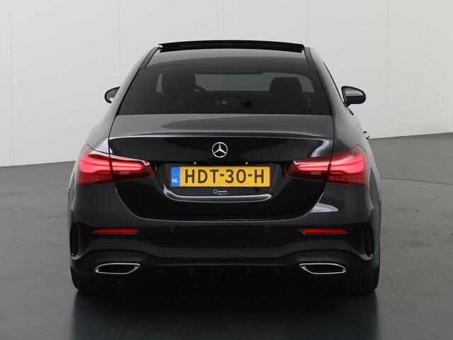 Mercedes-Benz A-KLASSE Limousine 180 Star Edition AMG Line | Panoramadak | Apple Carplay/Android Auto| Night pakket | Camera | Stoelverwarming |
