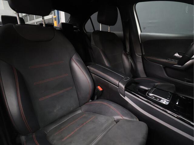Mercedes-Benz A-KLASSE 200 Business Solution AMG [CAMERA, PCA V+A, FLIPPERS, STOELVERWARMING, NAVIGATIE, CLIMATE CONTROL, TREKHAAK, NIEUWSTAAT]