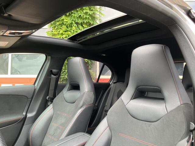 Mercedes-Benz A-KLASSE 200 Premium Plus | AMG-styling | Schuif-Kantel dak | Leder-alcantara | Dealeronderhouden |