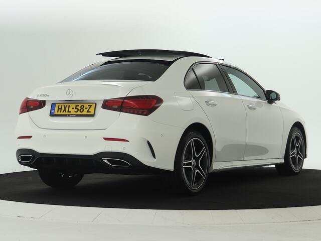 Mercedes-Benz A-KLASSE 250 e AMG Line | AMG Line | Night Pakket | Panorama Schuif-Kanteldak | Inclusief 24 maanden MB Certified garantie voor Europa.