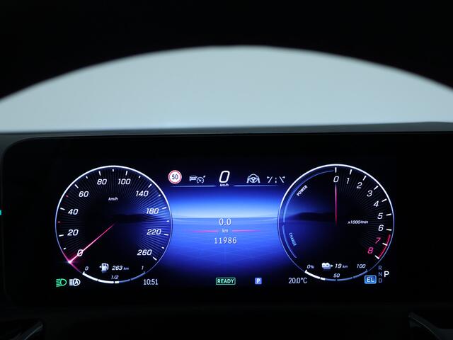 Mercedes-Benz A-KLASSE 250 e AMG Line | AMG Line | Night Pakket | Panorama Schuif-Kanteldak | Inclusief 24 maanden MB Certified garantie voor Europa.