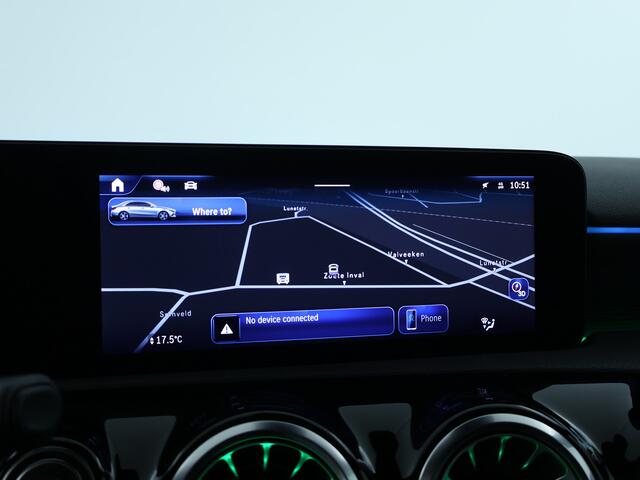 Mercedes-Benz A-KLASSE 250 e AMG Line | AMG Line | Night Pakket | Panorama Schuif-Kanteldak | Inclusief 24 maanden MB Certified garantie voor Europa.