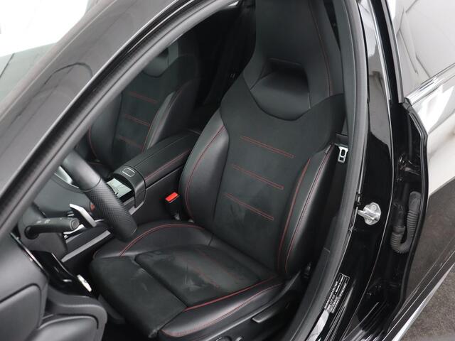 Mercedes-Benz A-KLASSE 180 AMG Night Upgrade | Camera | Widescreen | Stoelverwarming | Full LED | Park Assist | Navigatie | Alcantara