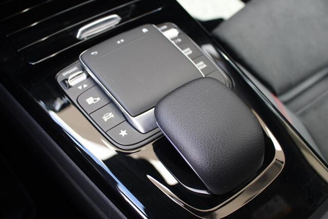 Mercedes-Benz A-KLASSE 180 Business Solution AMG