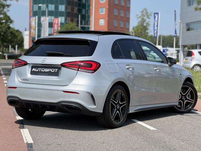 Mercedes-Benz A-KLASSE 250 e AMG Pano Sfeer Night Camera